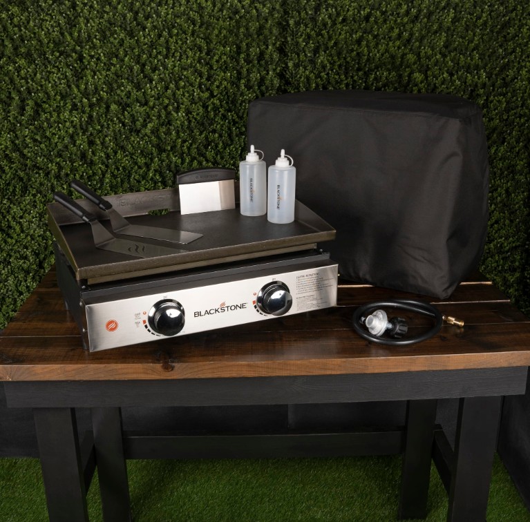 Blackstone 22inch Original Series Tabletop Griddle Bundle with Soft Cover, 5-piece Accessory Kit and Propane Hose – Image 2